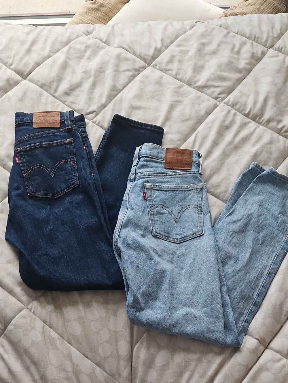 Levi's Two-Pack Jeans in Dark Indigo & Light Blue Wedgie